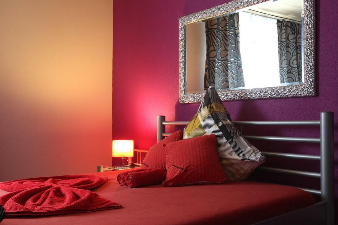 Lustra Stundenhotel - Adults Only Landshut Luaran gambar